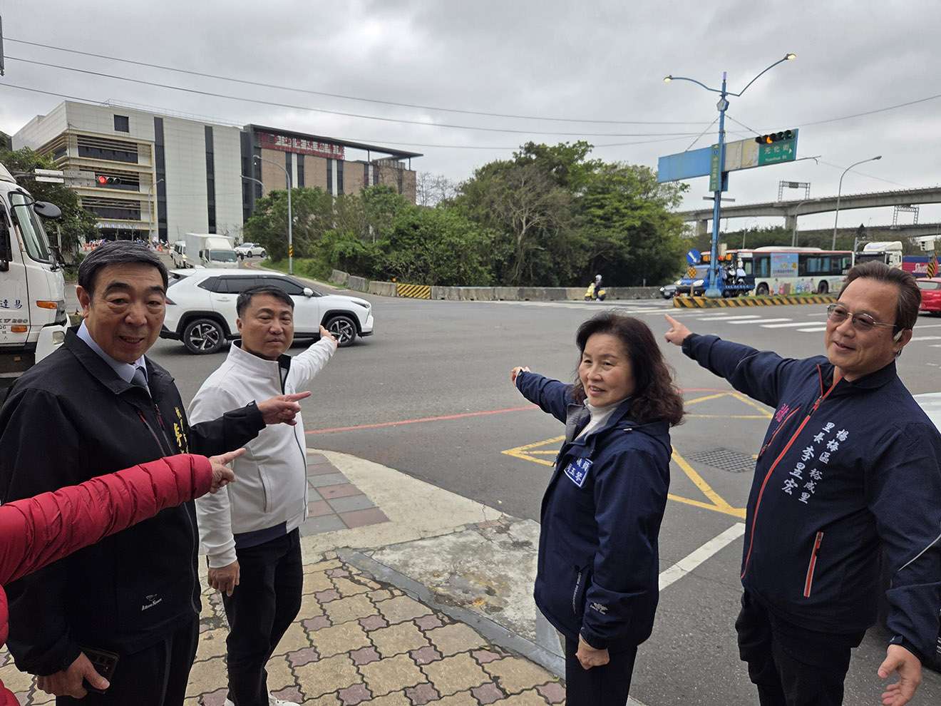 國1楊梅交流道北出匝道塞爆有解 涂權吉會勘增闢右轉裕成路專用道