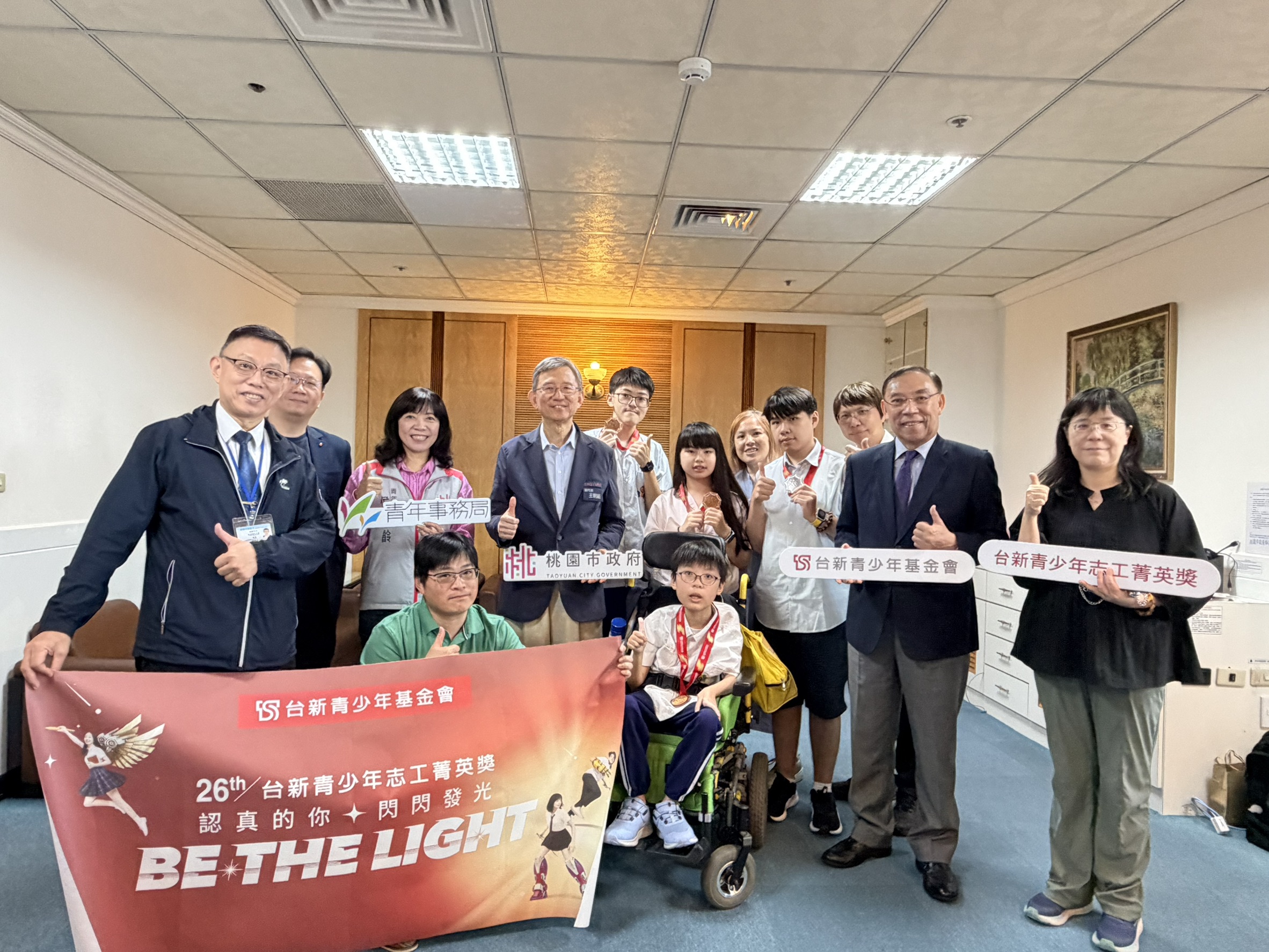 桃市國中生罹脊髓肌肉萎縮症仍投入公益 榮獲台新青少年志工菁英獎