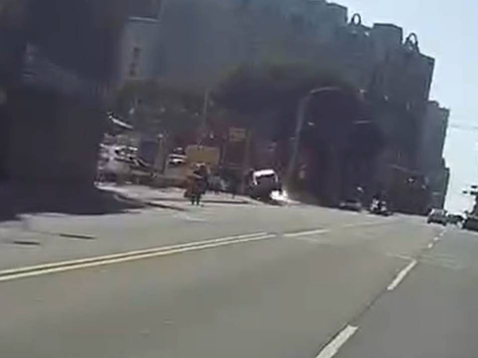 休旅車撞變電箱釀饋線跳脫 桃園44戶小年夜慘停電6小時 休旅車撞變電箱釀饋線跳脫 桃園44戶小年夜慘停電6小時