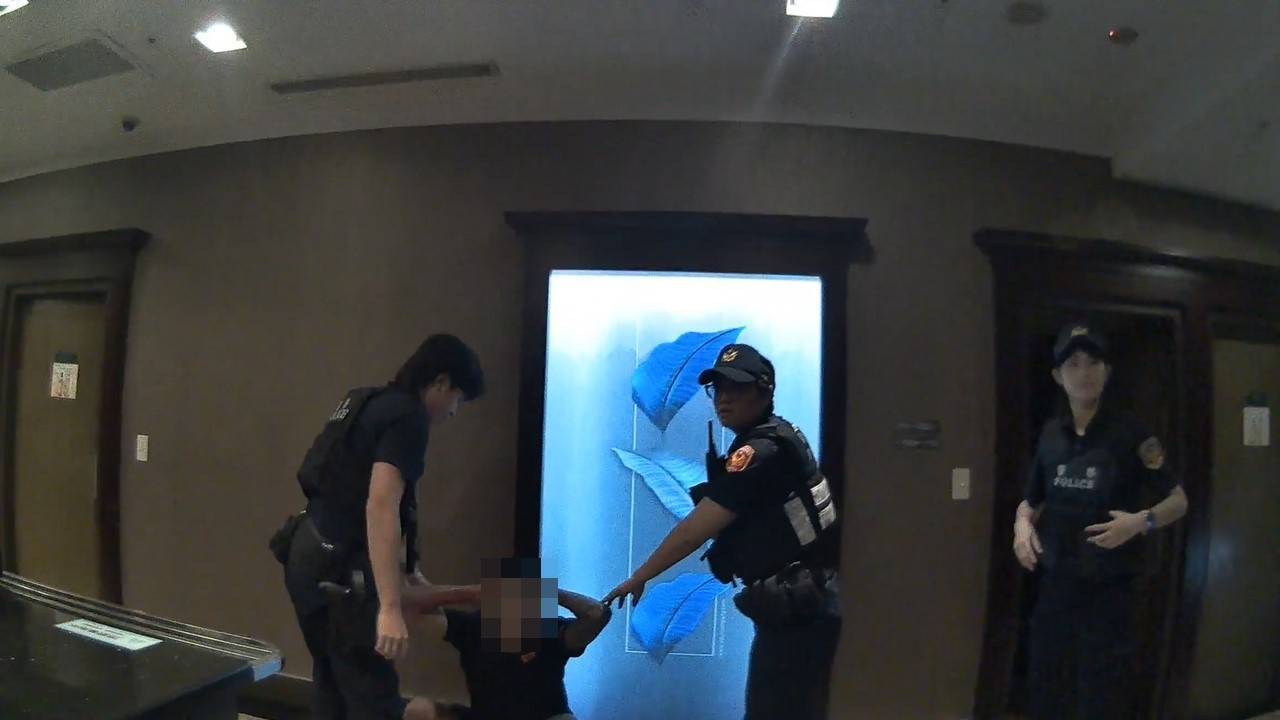 桃園KTV凌晨2男互毆濺血 疑女友遭調戲引爆衝突