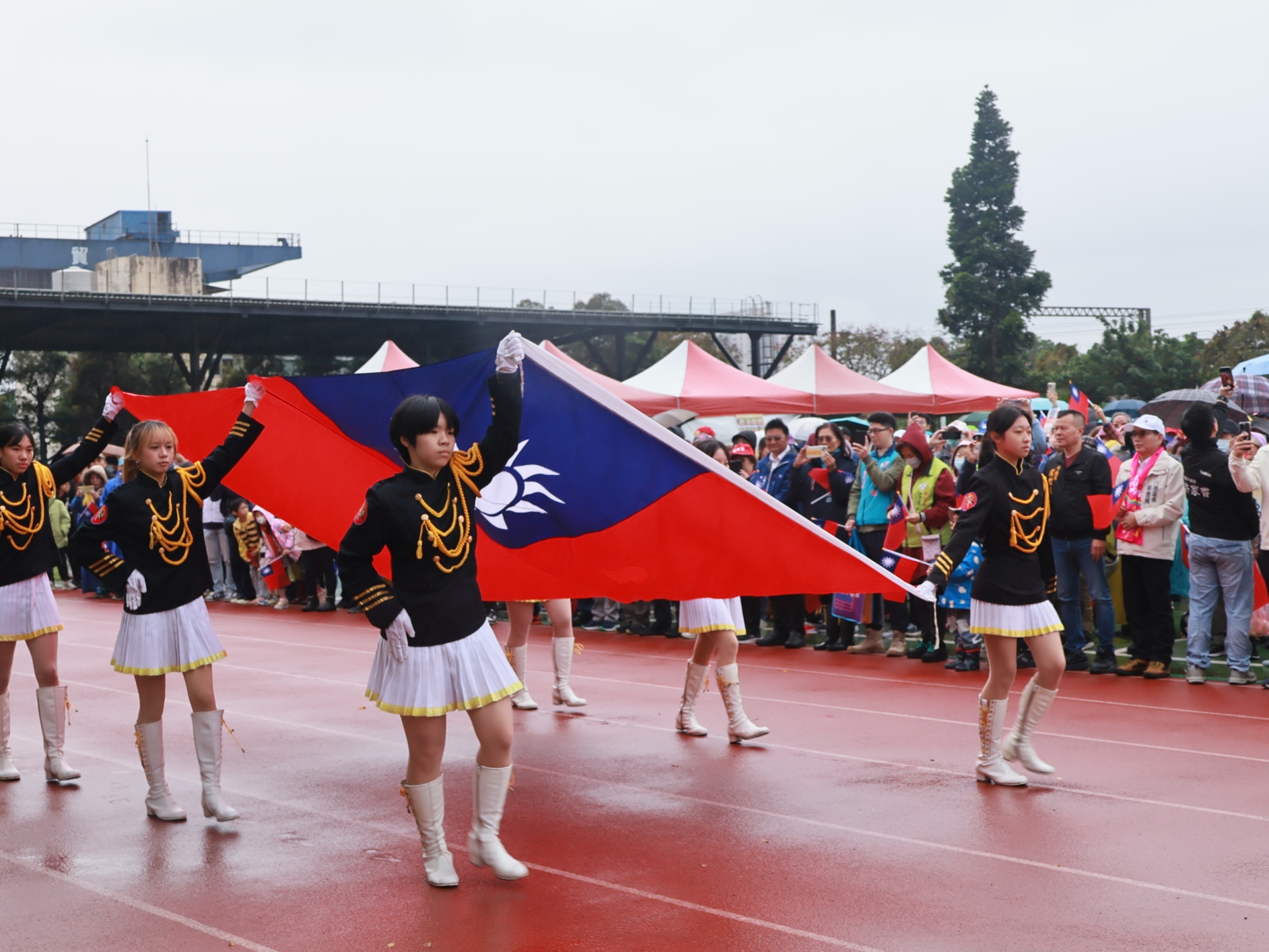 八德區公所元旦升旗永豐高中登場 市民齊唱國歌凝聚向心力