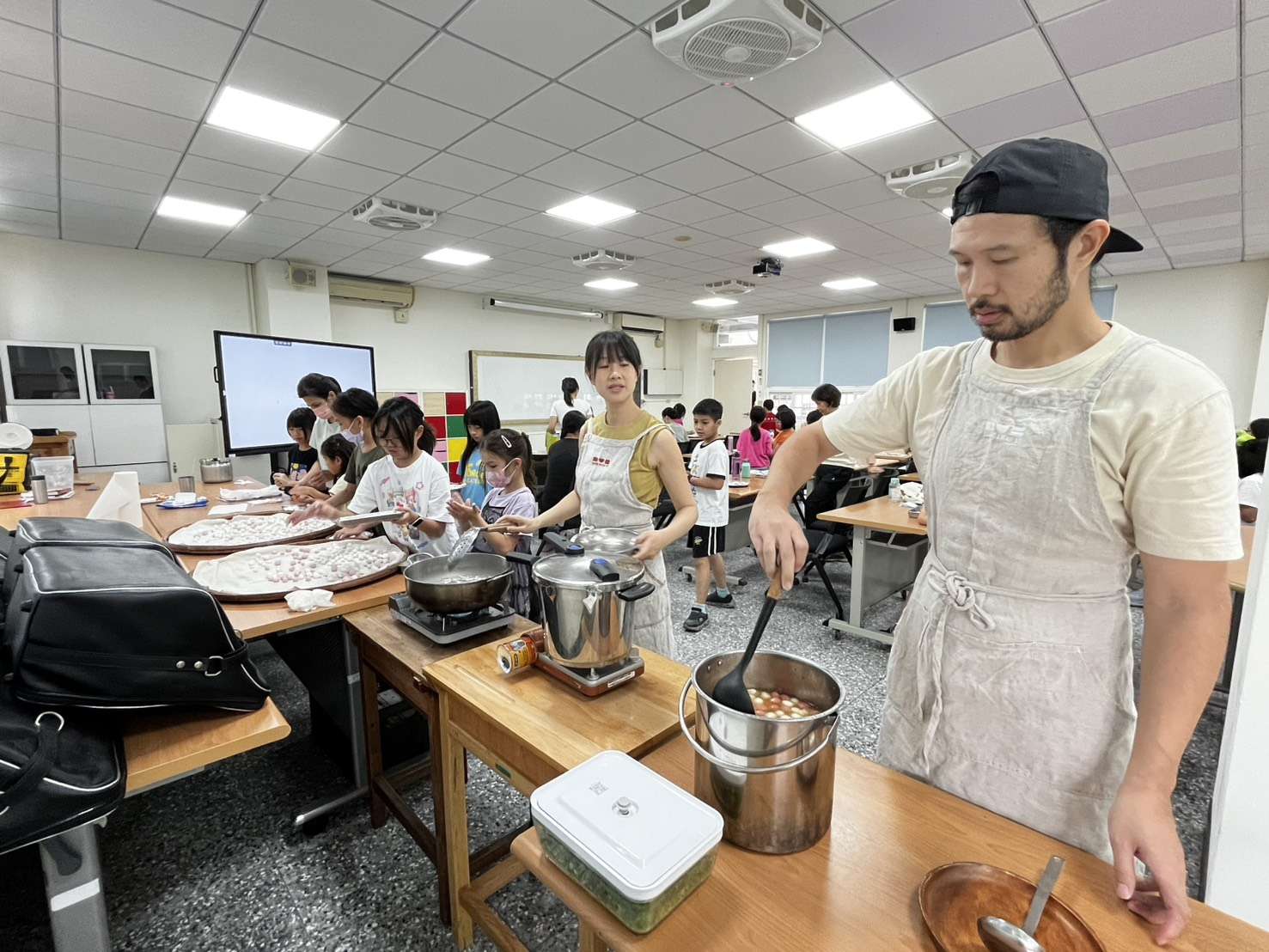 從搓湯圓認識米食文化 桃園龍安國小親子共學迎接暑假 從搓湯圓認識米食文化 桃園龍安國小親子共學迎接暑假