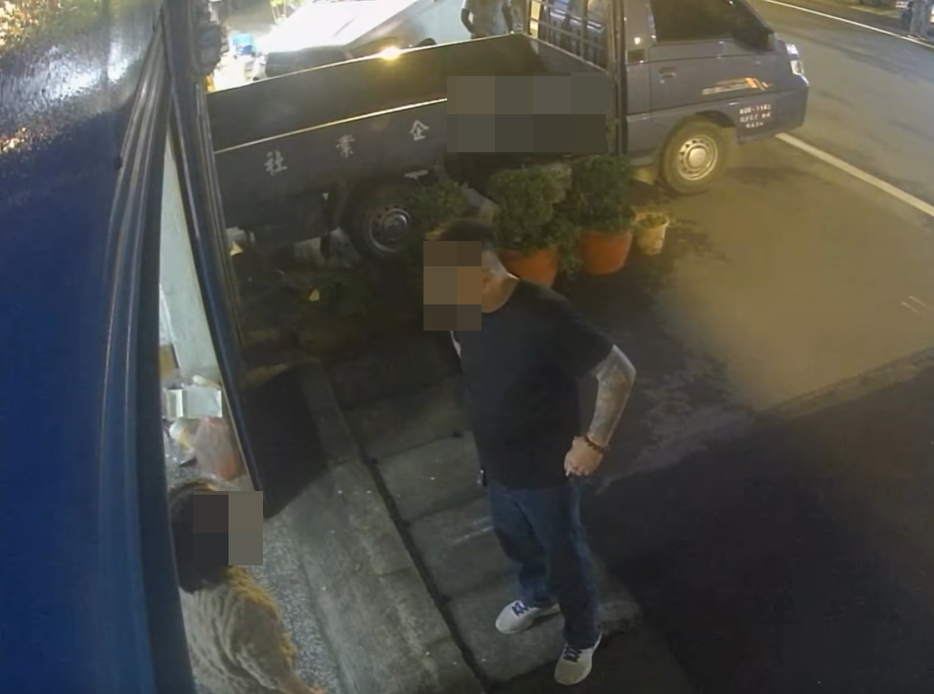 新屋男懷疑鄰居檢舉違停 上門咆哮遭員警勸阻 新屋男懷疑鄰居檢舉違停 上門咆哮遭員警勸阻