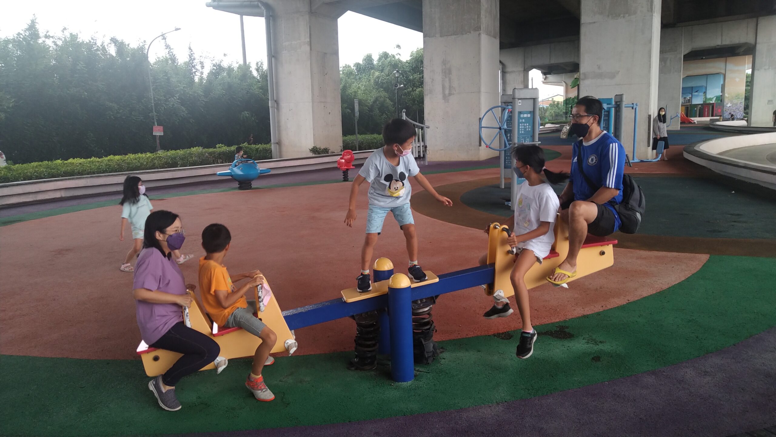 桃園民政局以「全齡友善」為核心 活化橋下空間 桃園民政局以「全齡友善」為核心 活化橋下空間