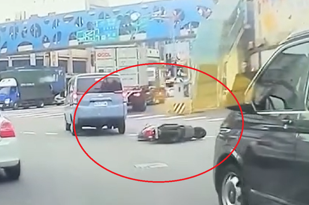 楊梅老翁騎車「右線道」左轉遭撞 多處擦挫傷送醫