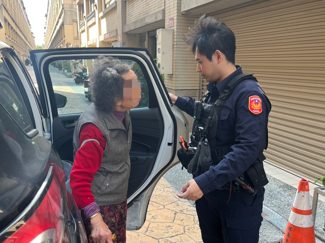 中壢老婦忘了回家的路 員警靠關鍵線索助團圓