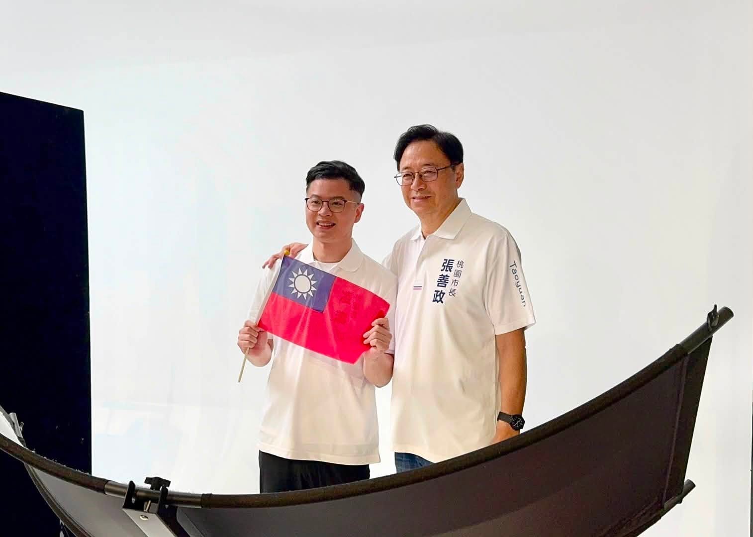 凌濤公開連任形象照 攜手張善政開創桃園城市新局 凌濤公開連任形象照 攜手張善政開創桃園城市新局