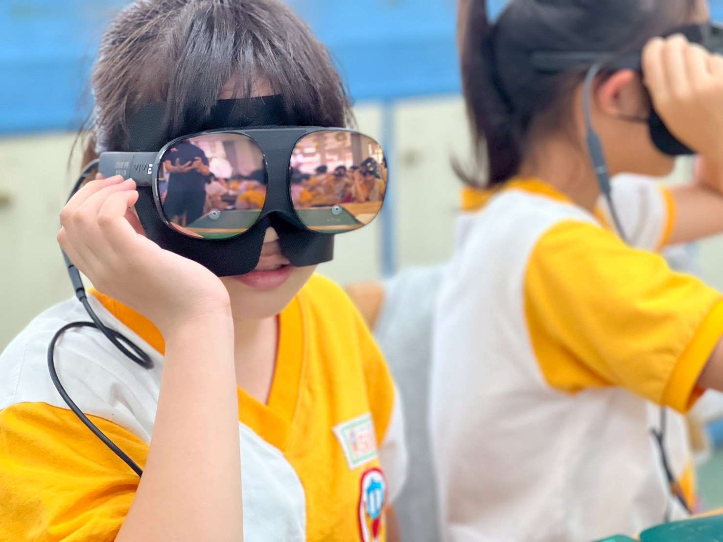 科技融合生命教育 大忠國小學生戴VR感受失智者不安