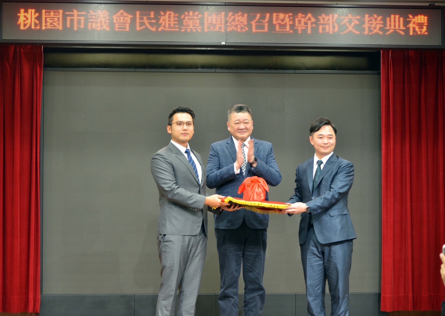 許家睿接任桃議民進黨團總召 盼延續團結為市民發聲