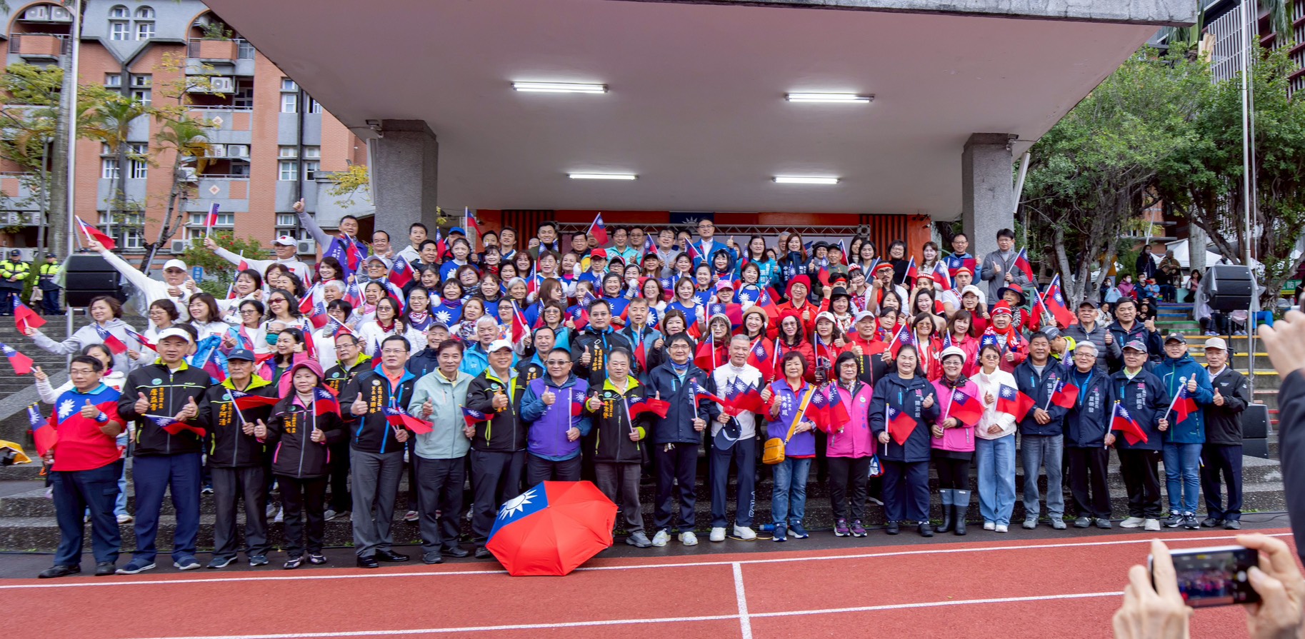 蘆竹區公所元旦升旗吸引千人參與 國歌合唱響徹雲霄