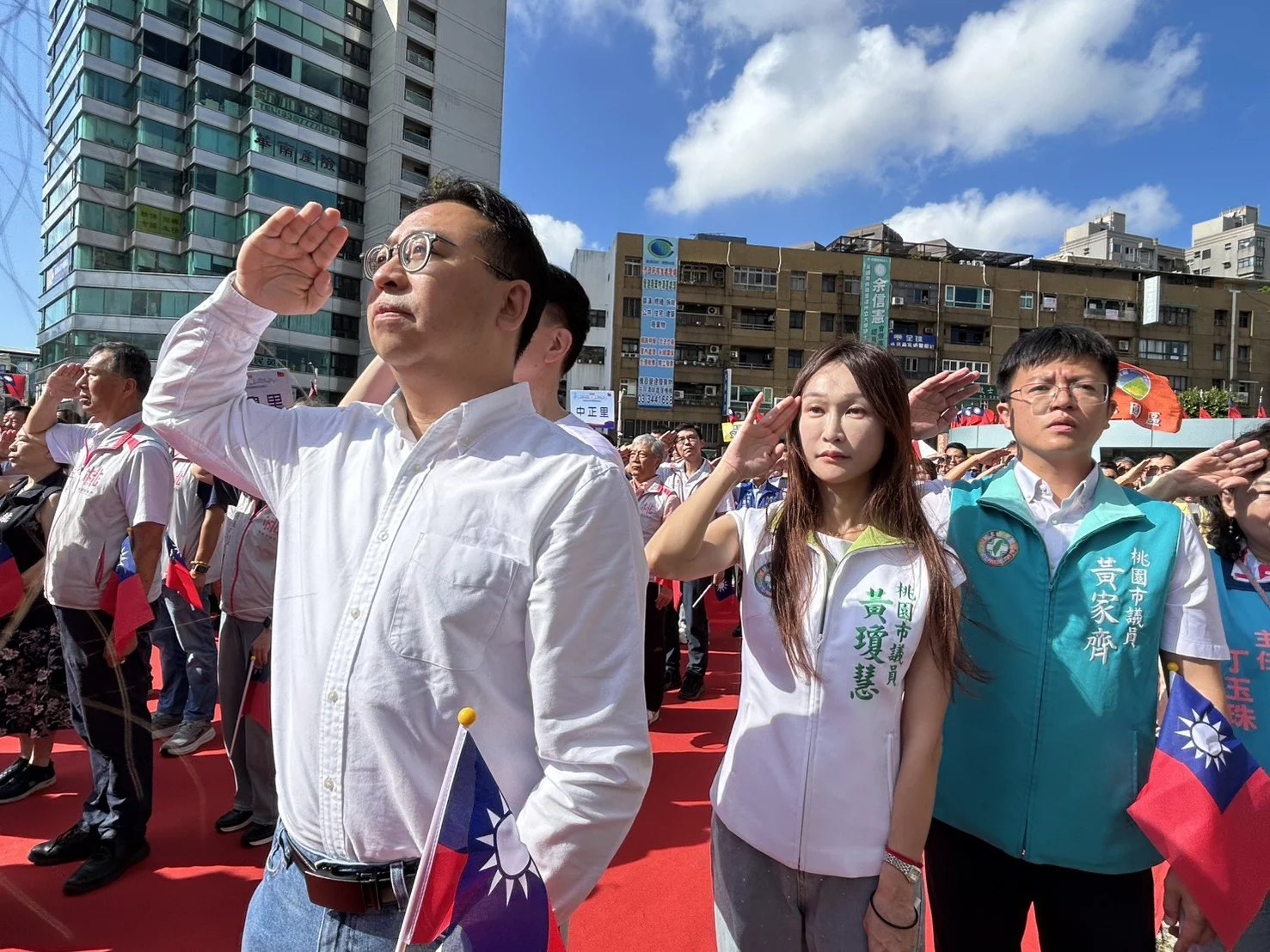 黃世杰桃園國慶升旗喊話張善政 盼同台辯論交流城市願景