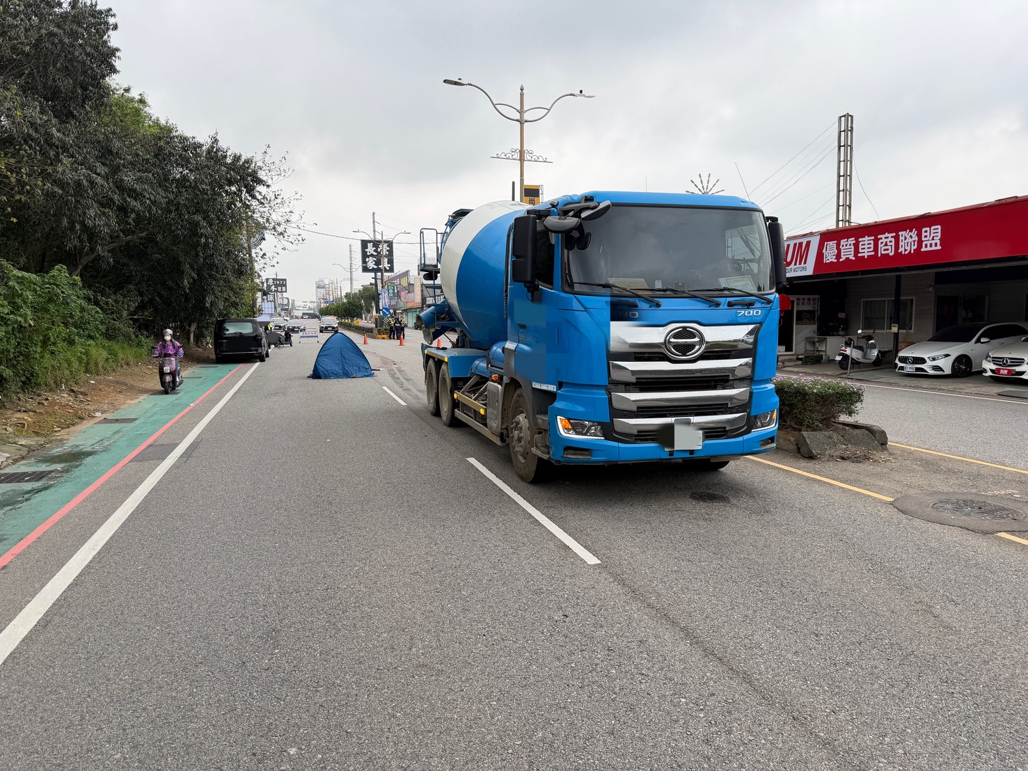 中壢死亡車禍！外送員不明原因自摔 遭水泥車輾斃