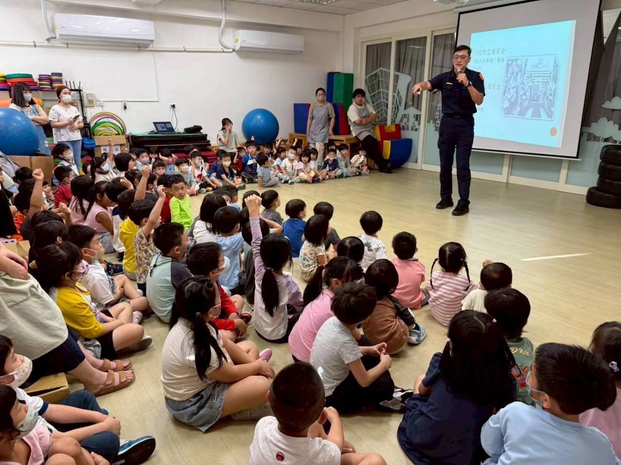 中壢警交通安全月加強執法 不停讓行人1周取締125件