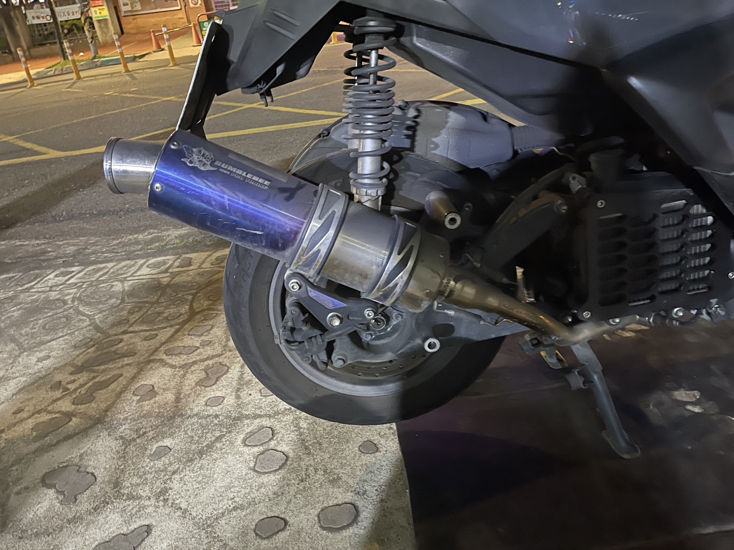 改裝噪音車攔查檢測 一晚查獲6件超標開罰逾2萬