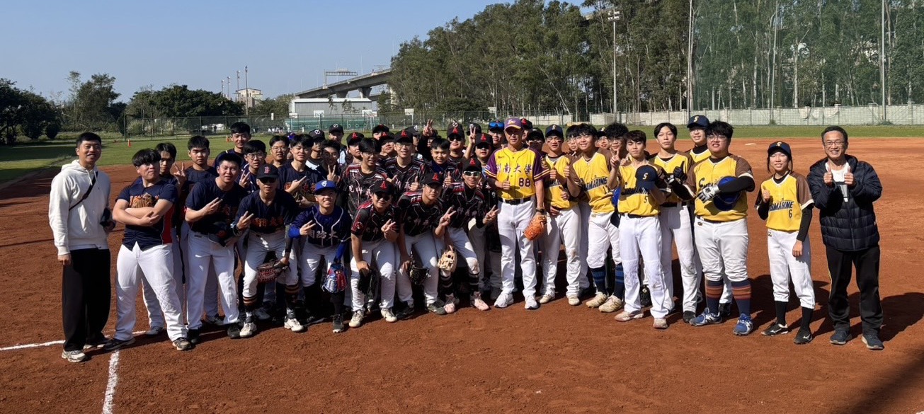 郭李建夫為大航盃壘球賽開球 開南大學鼓勵學子運動緩解壓力