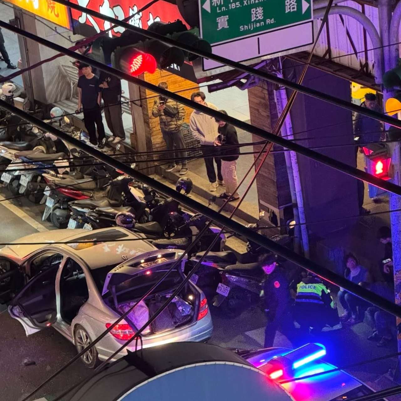 【有片】拒檢衝撞還藏毒!桃警破窗逮人起獲逾百克喪屍菸彈 【有片】拒檢衝撞還藏毒!桃警破窗逮人起獲逾百克喪屍菸彈