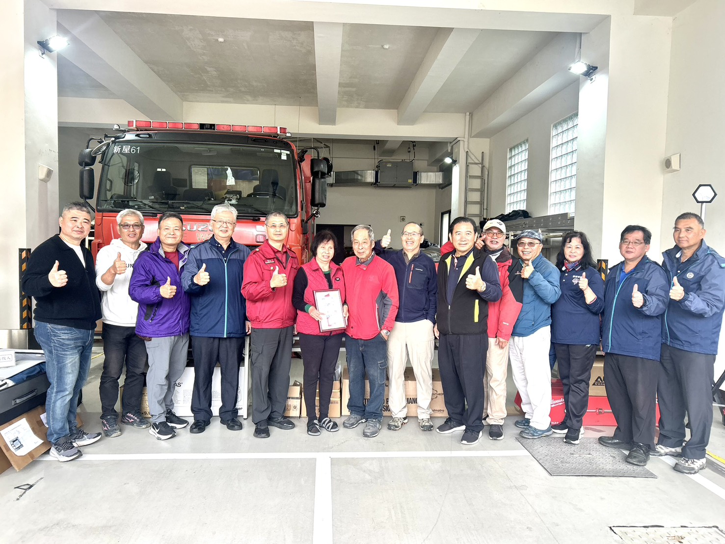 新屋善心企業家張美洪捐贈救災器材 強化地方消防戰力