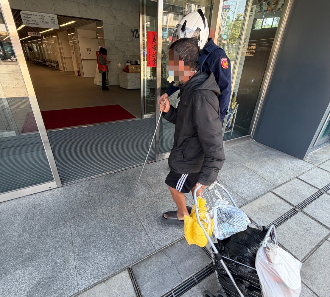 楊梅男流落街頭沒錢返鄉 警助其辦理「川資救助」