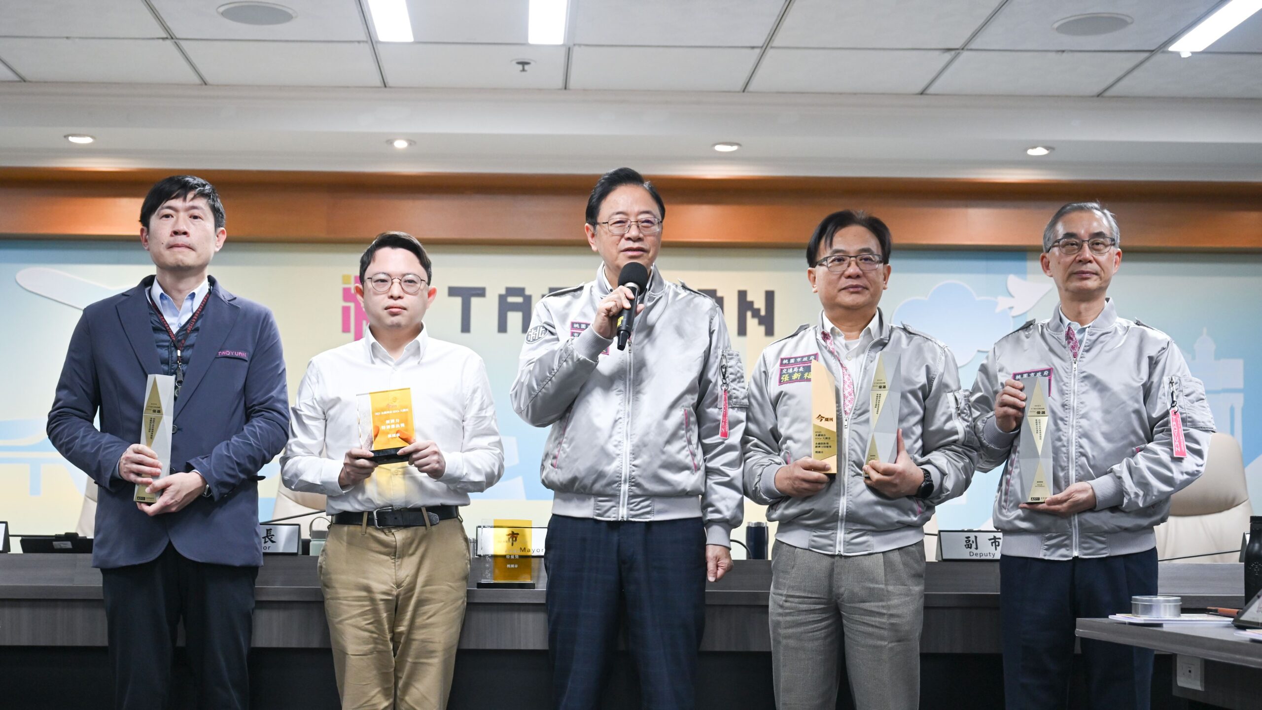 張善政推動智慧桃園 永續治理實力獲國內外重要獎項肯定