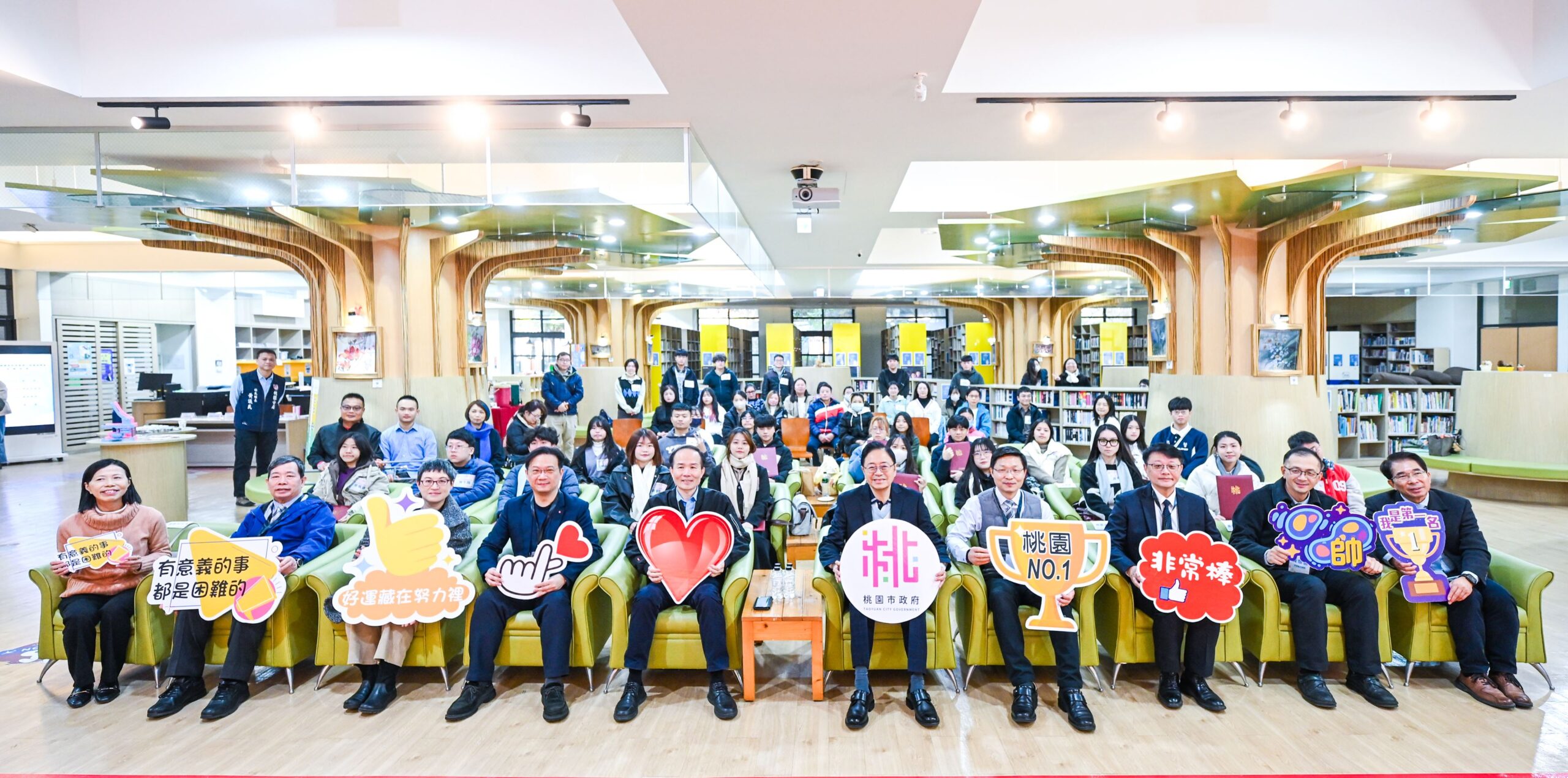 桃園「希望工程獎學金」嘉惠21人 盼助優秀學子減輕經濟負擔