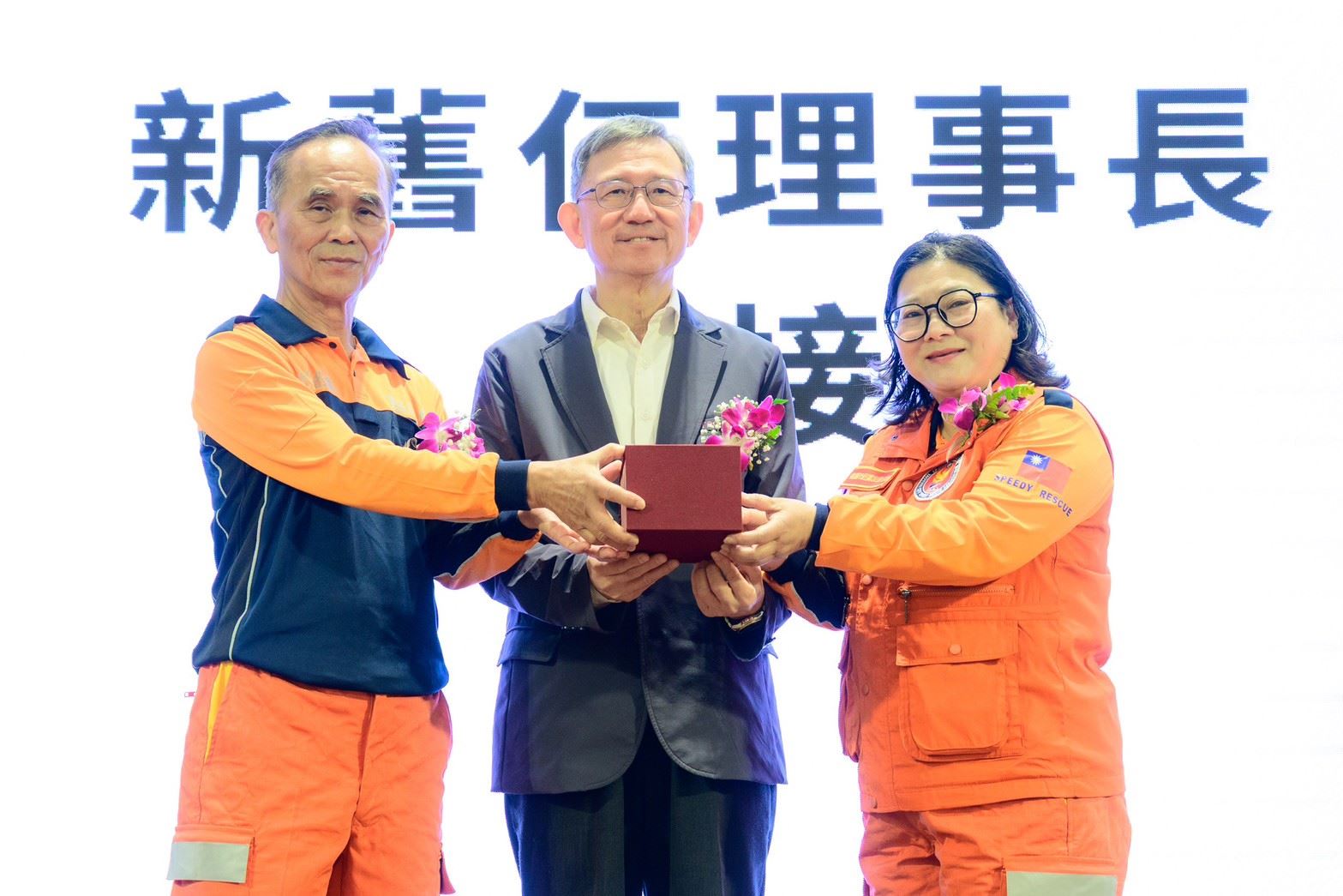 桃市迅雷救援協會理事長交接 王明鉅期許強化科技救援量能 桃市迅雷救援協會理事長交接 王明鉅期許強化科技救援量能