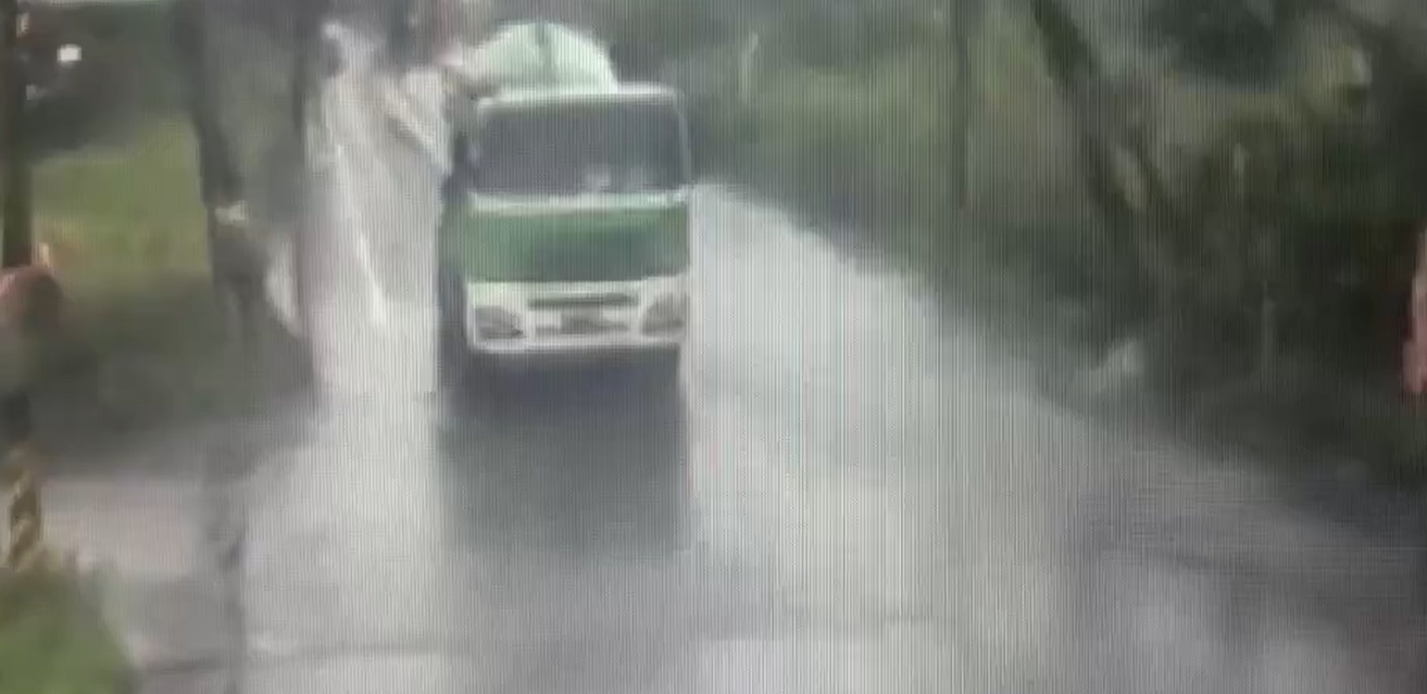 楊梅貨車勾倒9根電桿 台電搶修16小時全數復電