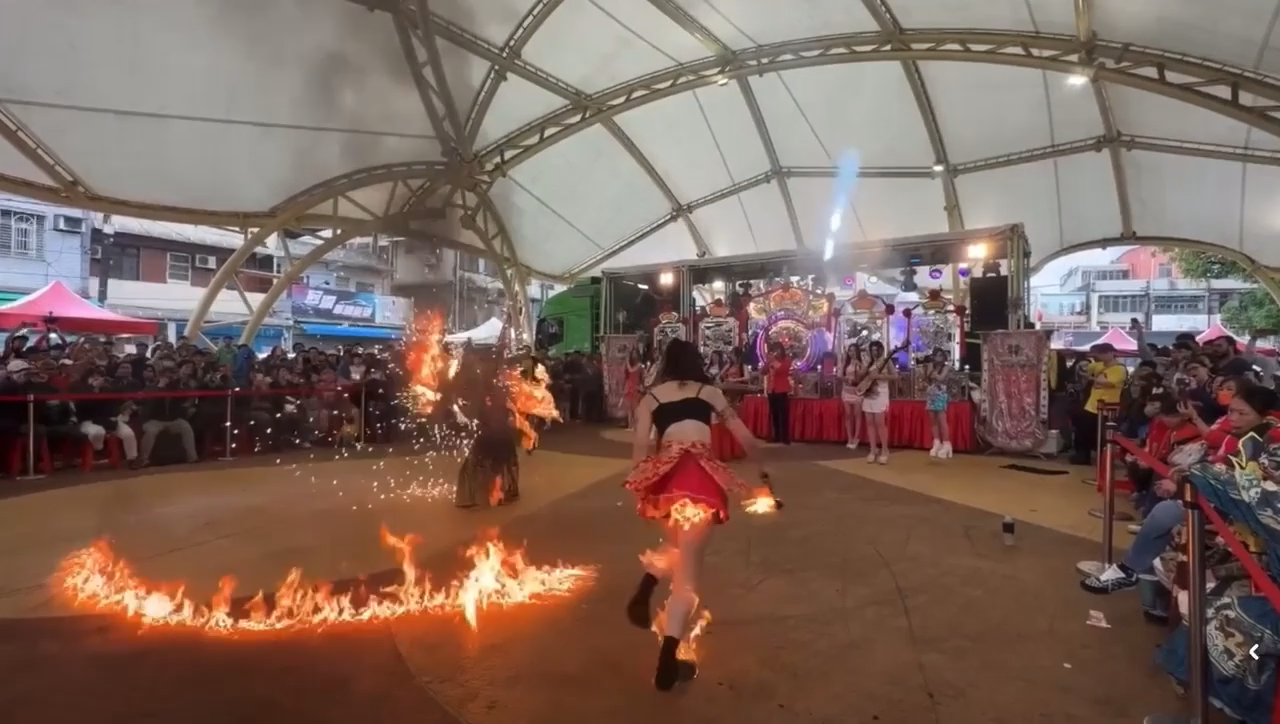 【有片】桃園信仰生活節火舞表演意外現場直擊 女子遭火燒下半身