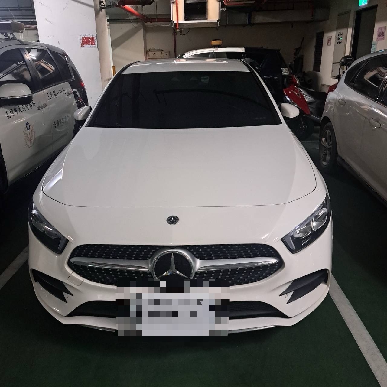 兄弟檔假冒名人吸引被害人投資 警查扣豪車、名牌包