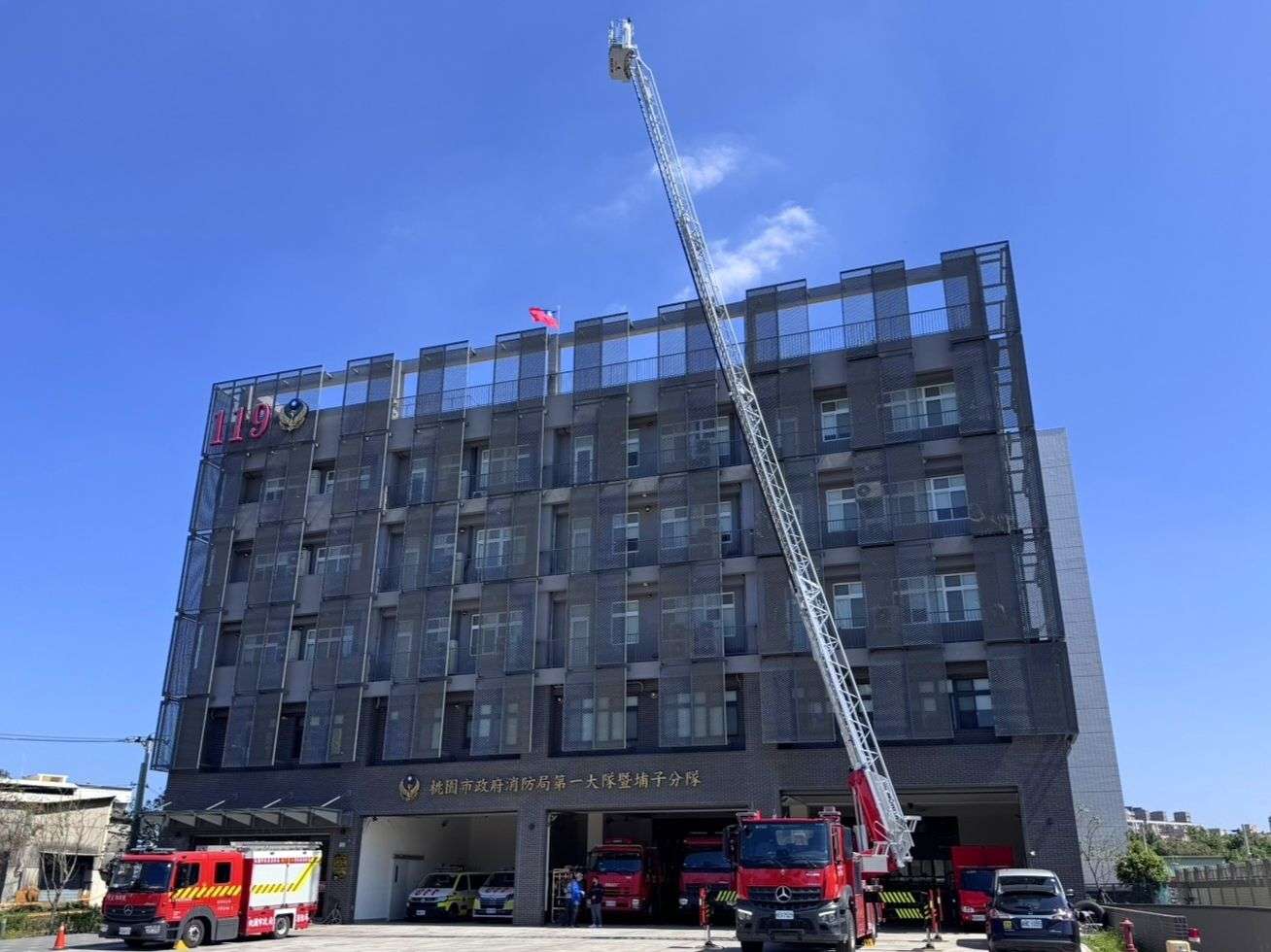 桃園消防埔子分隊引進30米日本MORITA直線雲梯車